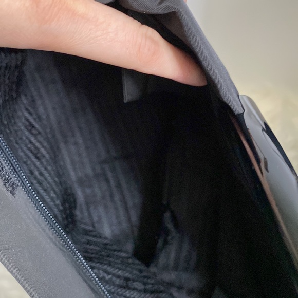 Prada - Picture 5 of 11